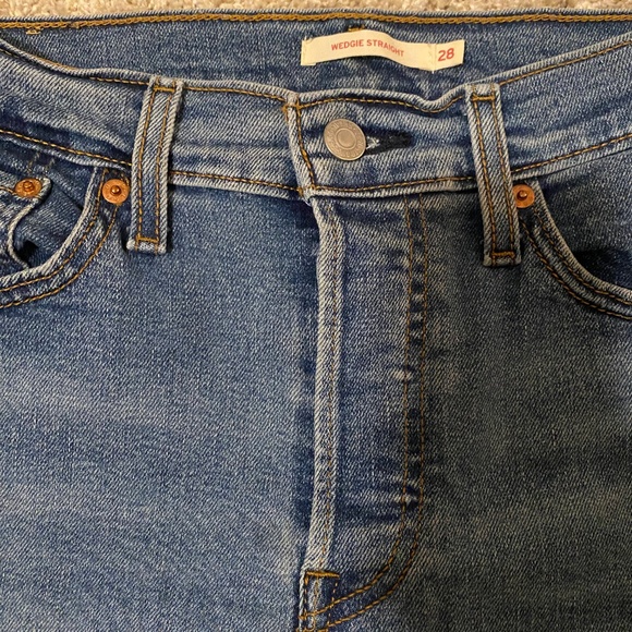 Levi’s Wedgie Straight Jeans – Medium Wash, W28 L26 - Picture 2 of 3